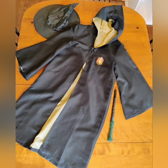Harry Potter Hufflepuff Costume Complete - Picture 4 of 4